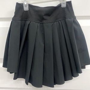 Offline pleated tennis skirt